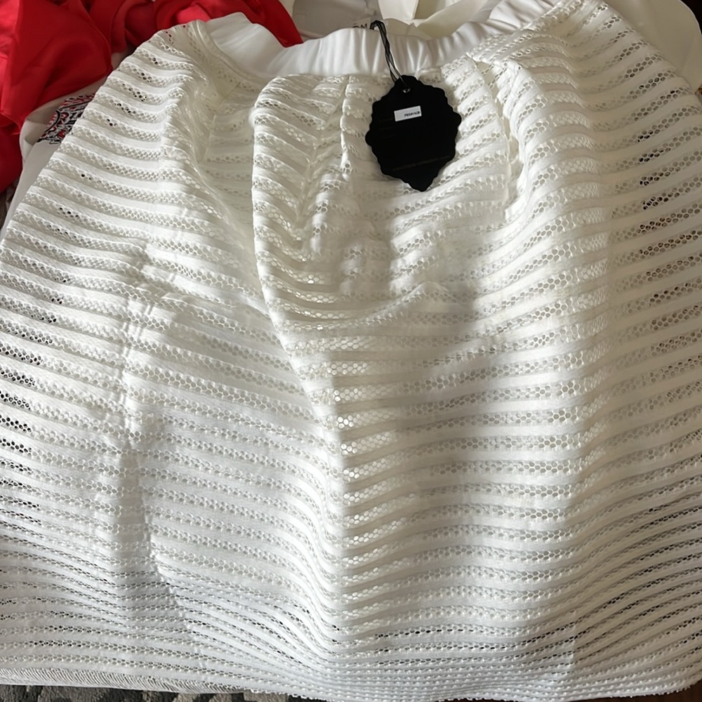 White 2 Piece Set - Picture 6 of 7